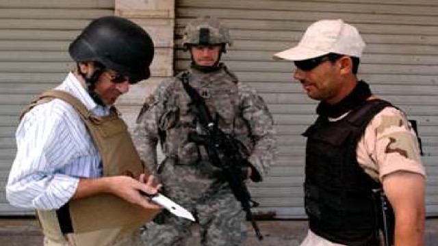 'VANGUARDS' COMMANDER APPLAUDS IRAQI VOLUNTEERS CONTRIBUTION TO IMPROVED SECURITY, ECONOMY