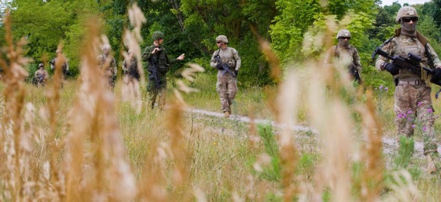 Joining forces: Bilateral training conducted in Lithuania