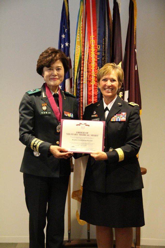 Lt. Gen. Patricia Horoho, Surgeon General, and BG Kyung-Hye Choi, Superintendent of the Korean Armed Forces Nursing Academy 