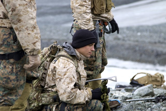 Marines sharpen mountaineering skills in Alaska