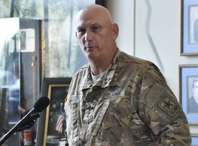Odierno discusses challenges with leaders