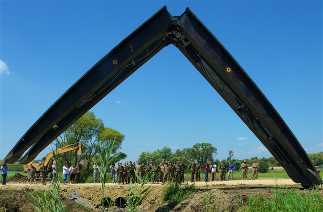 US, Romania showcase engineering capabilities during Resolute Castle event