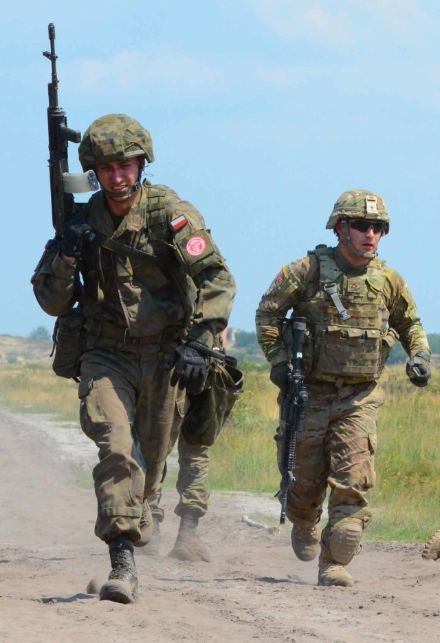US, Polish Soldiers send rounds down range in team live fire exercise