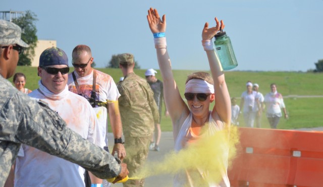 Strike, MWR host colorful fun run