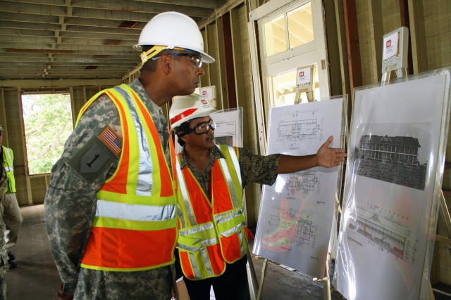 USARPAC Commanding General Tours Historic Bldg. T-112 