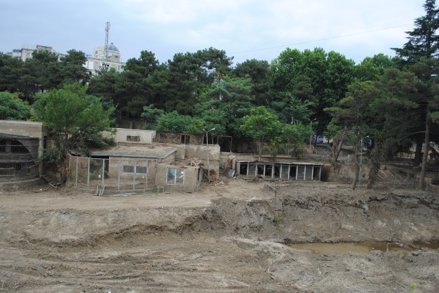 Engineer team inspects damaged Georgian city