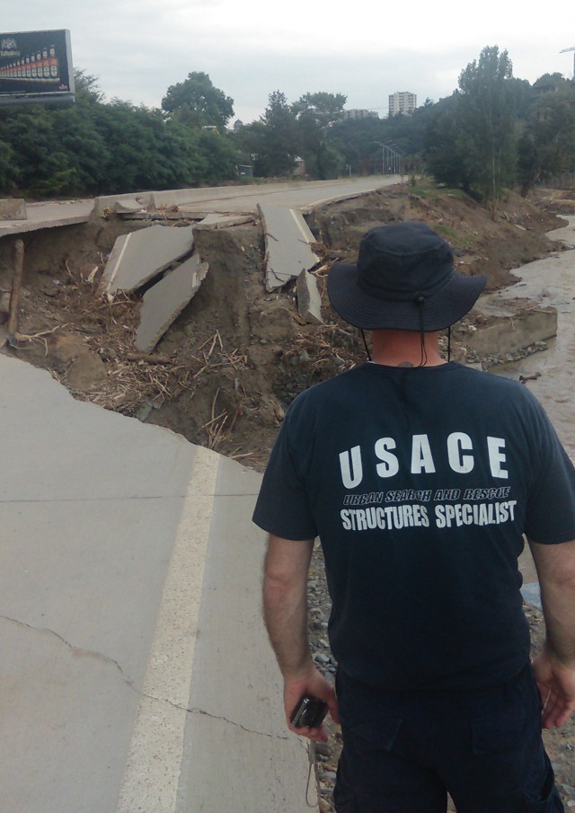 Engineer team inspects damaged Georgian city