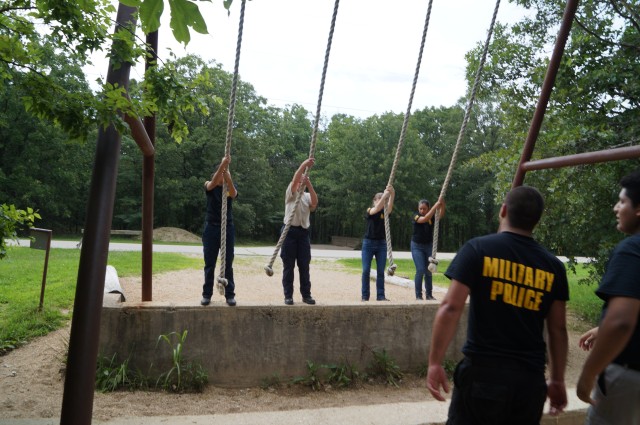 Fort Leonard Wood MPs host law enforcement explorers