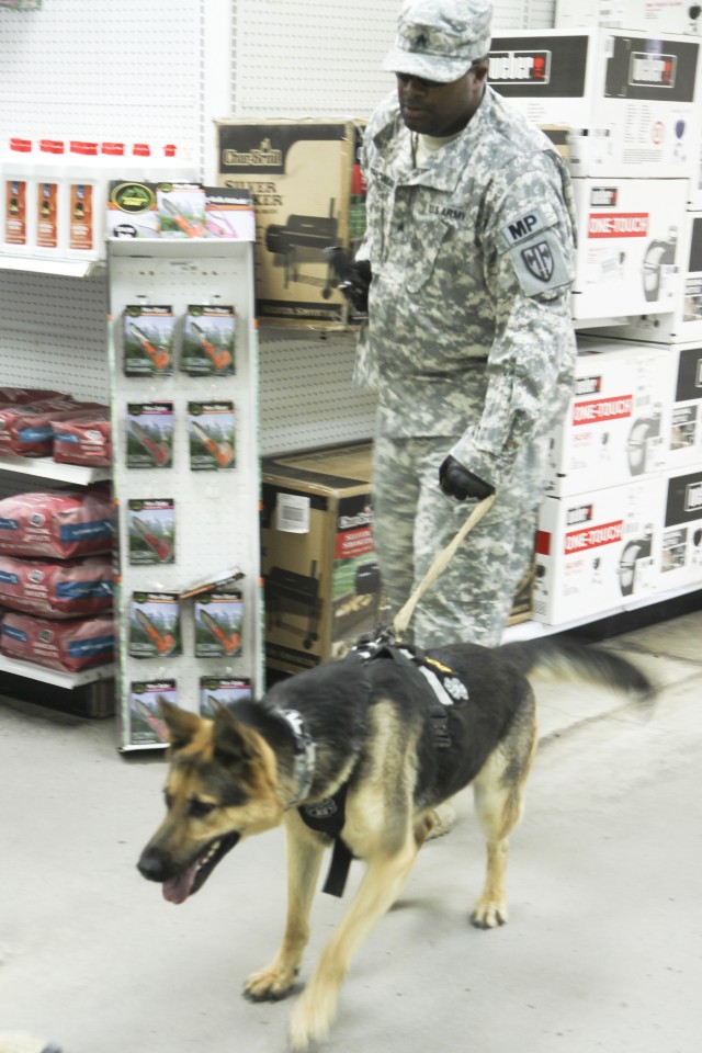 Camp Bondsteel MPs and military working dogs simulate active-shooter response