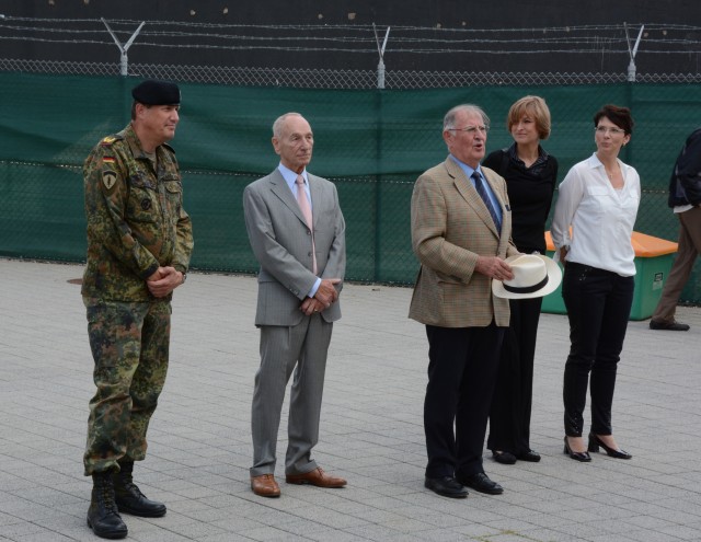 German civic leaders visit Army Europe