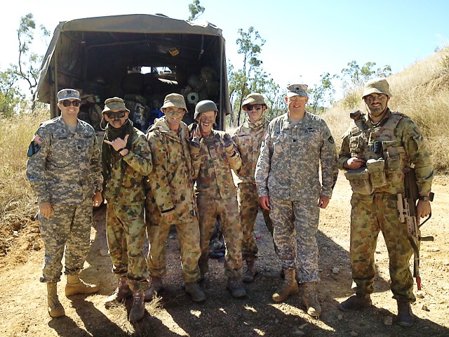 Army technology advisors connect with Soldiers in Talisman Sabre 15