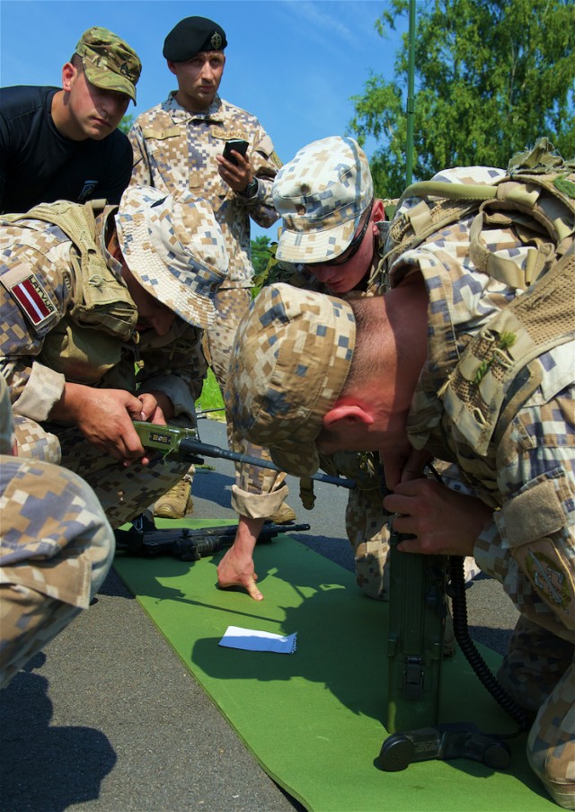 US, Latvia Soldiers participate in competition during CODEL visit