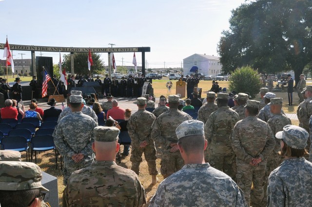 'Brave Rifles' unveil deceased OEF Soldiers' names for monument