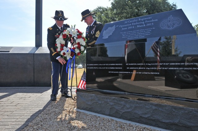 'Brave Rifles' unveil deceased OEF Soldiers' names for monument