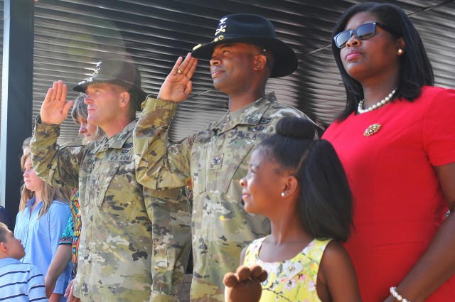 'Brave Rifles' bid farewell to commander, welcome 76th