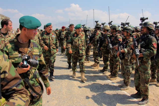 Afghan troops prepare for joint operation