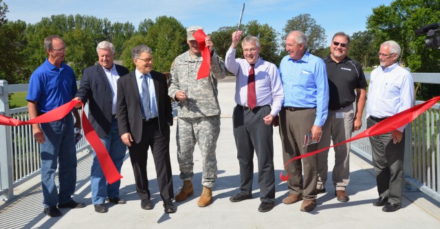 Roseau ribbon cutting