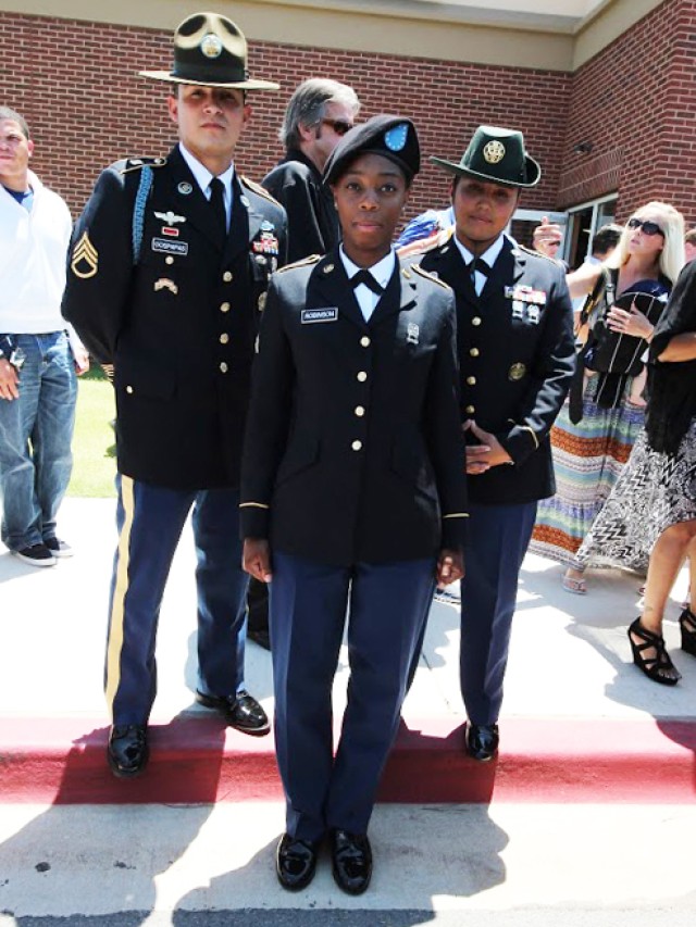 Soldier's daughter joins him in serving the nation