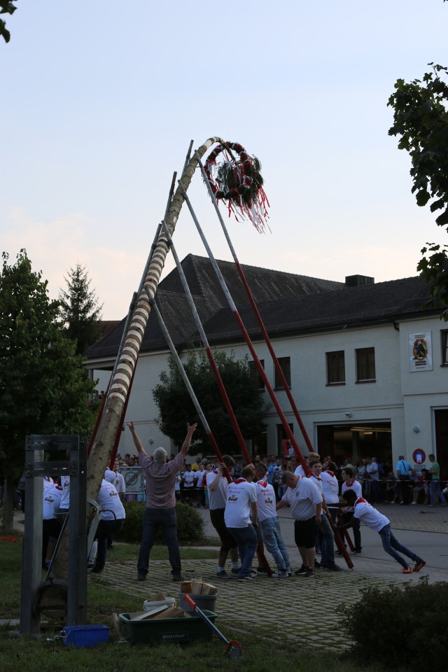 USAG Ansbach Commander, Others Visit Sachsen B. Ansbach Kerwa | Article ...