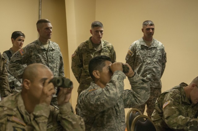 Dailey visits Soldiers in Texas