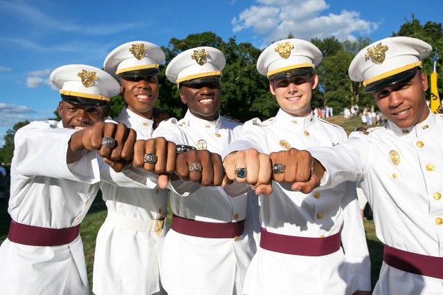 West Point's Class of 2016 receives class rings