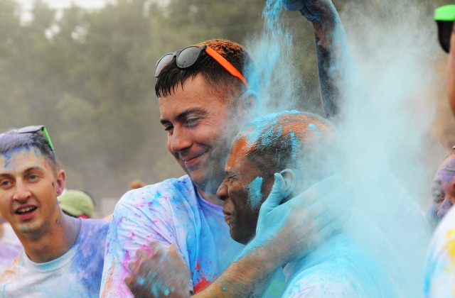 Color run: Record-setting attendance at fitness event