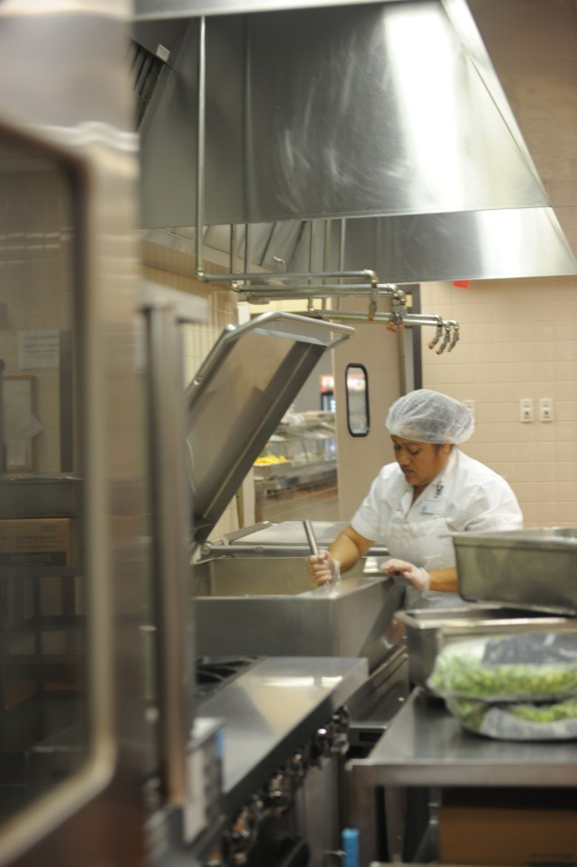 Fort Leonard Wood DFACs: serving 10k daily
