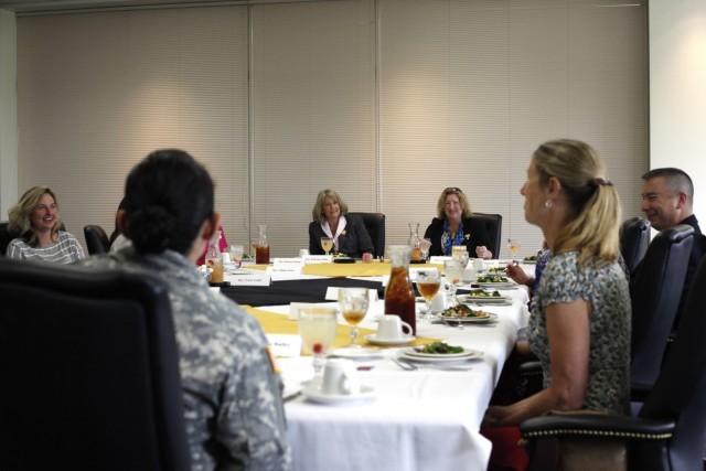 Army's top general visits 101st, Fort Campbell