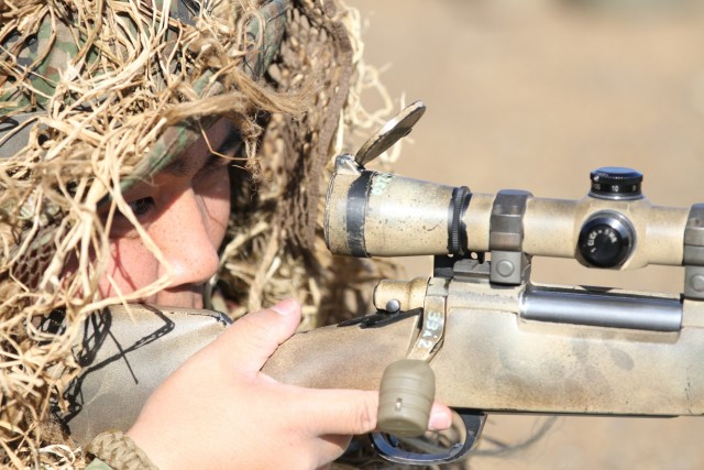 Soldiers conduct Rising Thunder sniper training