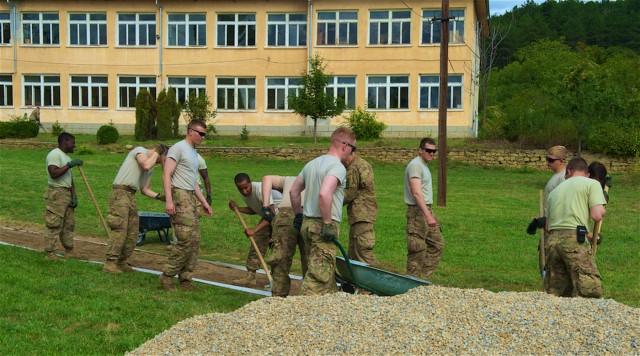 'Sky Soldiers' lead  outreach project at Bulgarian school