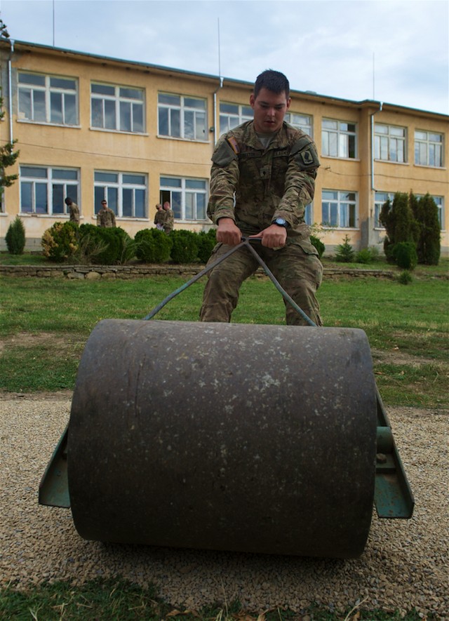 'Sky Soldiers' lead outreach project at Bulgarian school