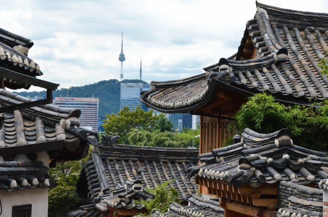 Bukchon -- Bordering along the past and the present