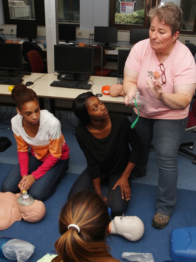 Kaiserslautern, Ramstein students train to become nursing assistants