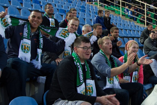 Paratroopers spend a fall Sunday at the football stadium, Ukrainian-style