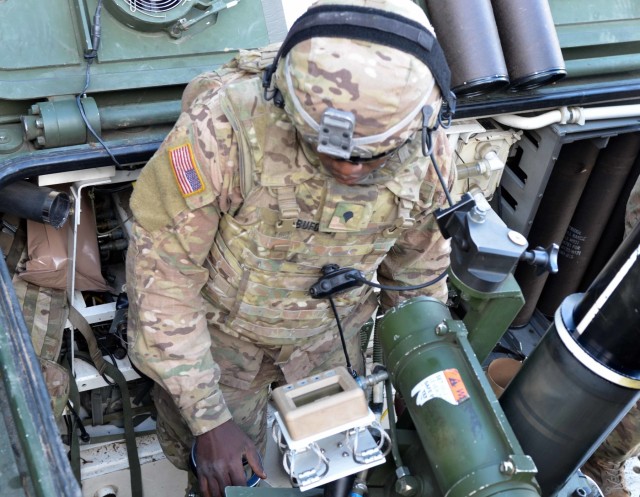 Platoons use skills at mortar range in Poland