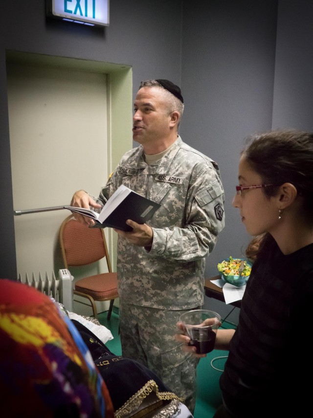 Army Reserve chaplain celebrates Rosh Hashanah with Soldiers, civilians from all over Germany