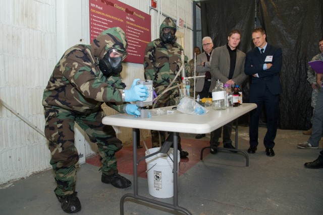 German delegation visits 20th CBRNE Command