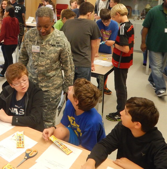 IMCOM grant promotes STEM in middle school/CYSS collaboration