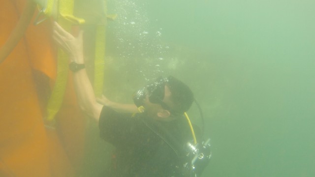 Army divers support Hawaii DOT with salvage exercise