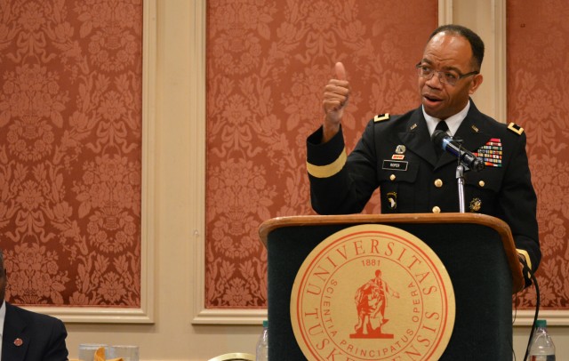 Reserve Soldier imparts 'general' knowledge at Tuskegee University