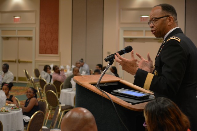 Reserve Soldier imparts 'general' knowledge at Tuskegee University