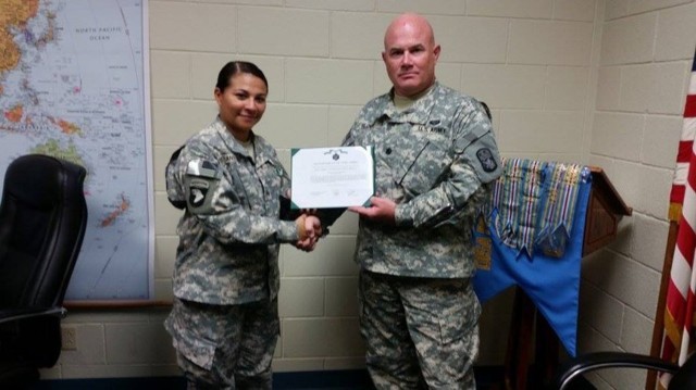 Sea Dragon receives USARPAC Log Hero Award