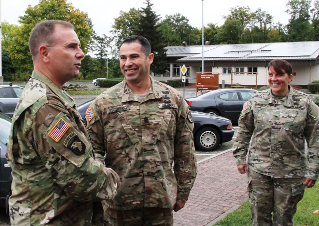 USAREUR CG Visits USANATO Brigade Leaders' Offisite