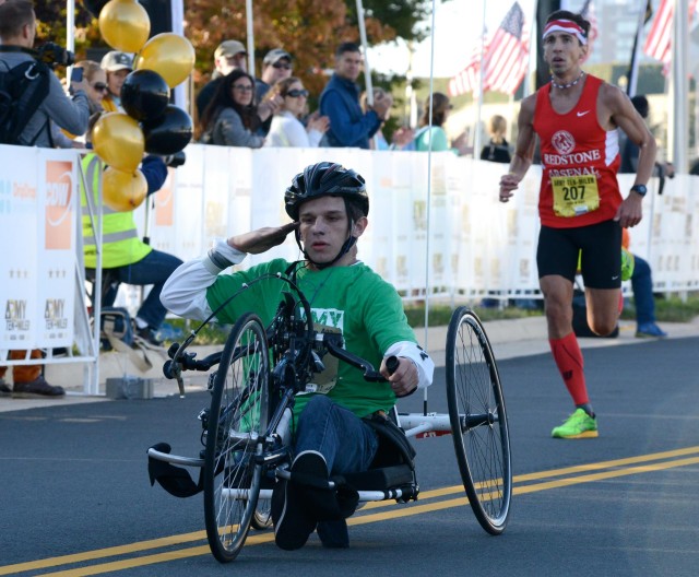 Thirty-five thousand runners celebrate Army Ten-Miler's 31st anniversary