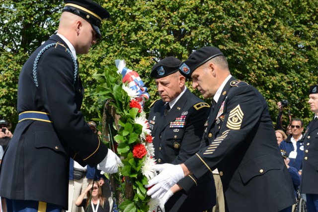 8th Army remembers veterans at Korean War Memorial