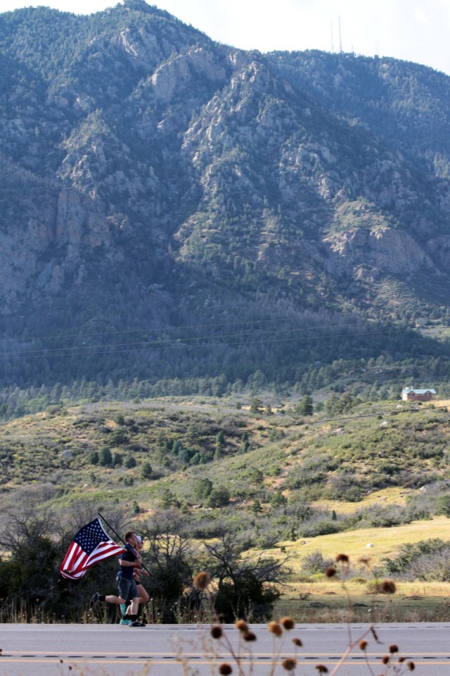 'Rock' Soldiers run Old Glory Relay