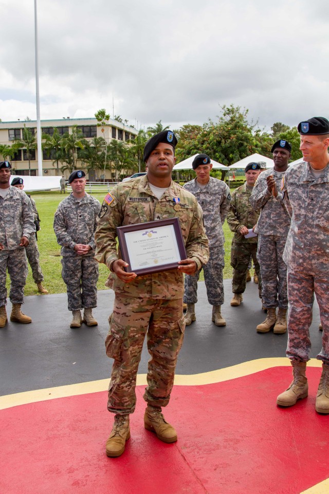 25th Infantry Division Soldier receives highest peacetime medal