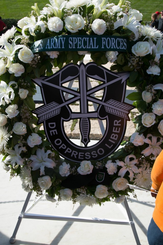 Commemorative wreath 