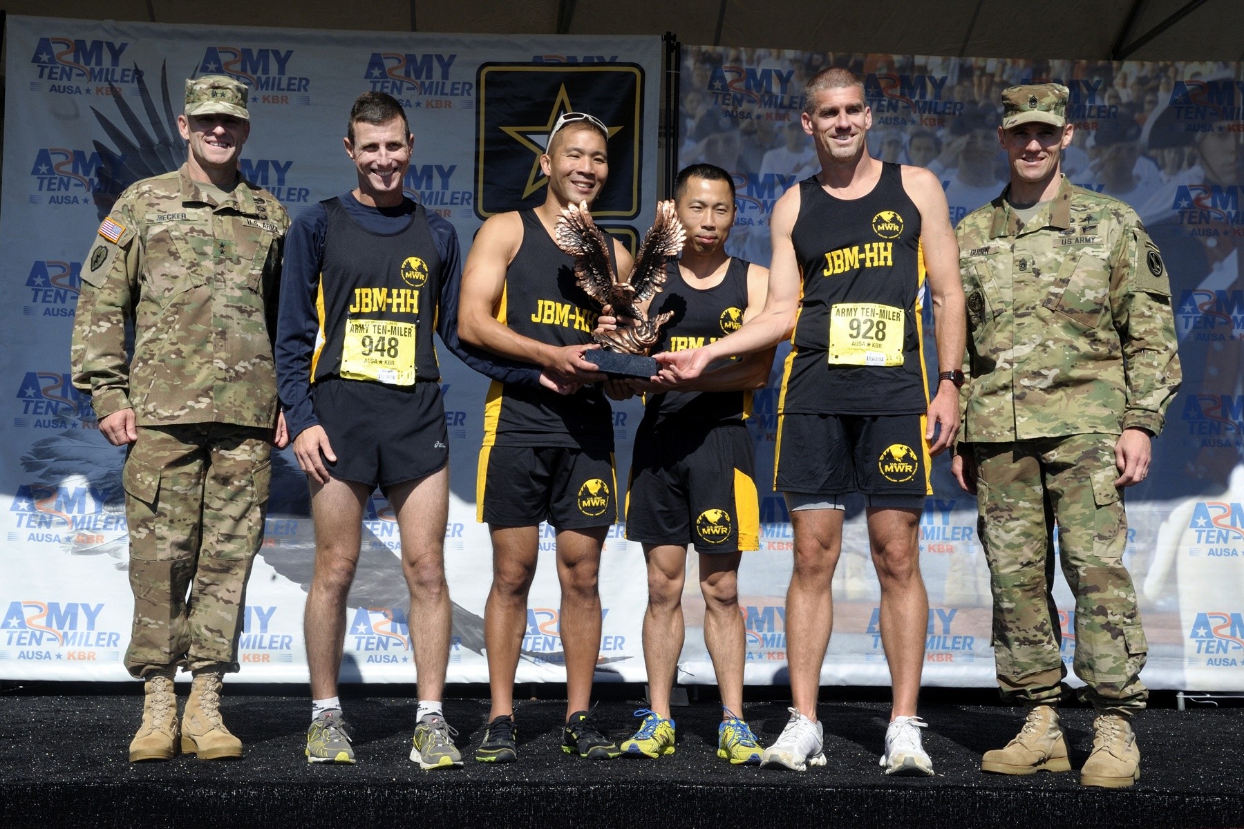 JBMHH mixed masters team wins first place at Army TenMiler Article