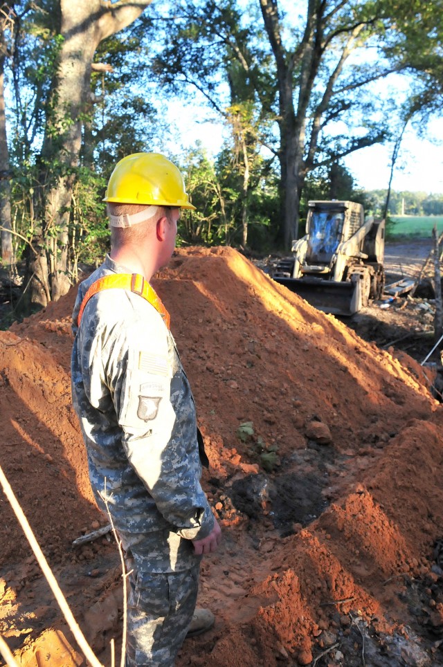 NC Guard's 878th and 875th Engineer Company flood relief mission in Hemingway, SC